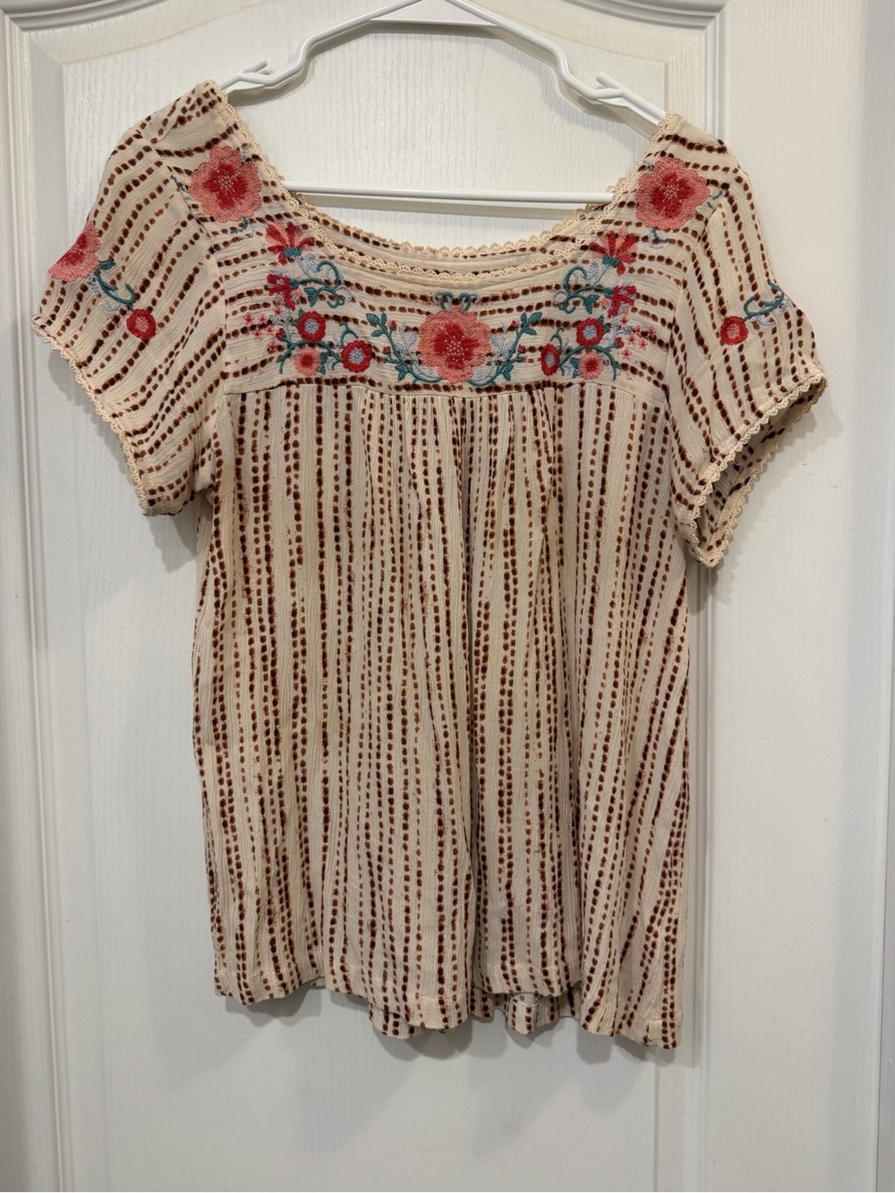 Savanna Jane Women’s Small Embroidered Floral Boho Rayon Top Cream Brown
